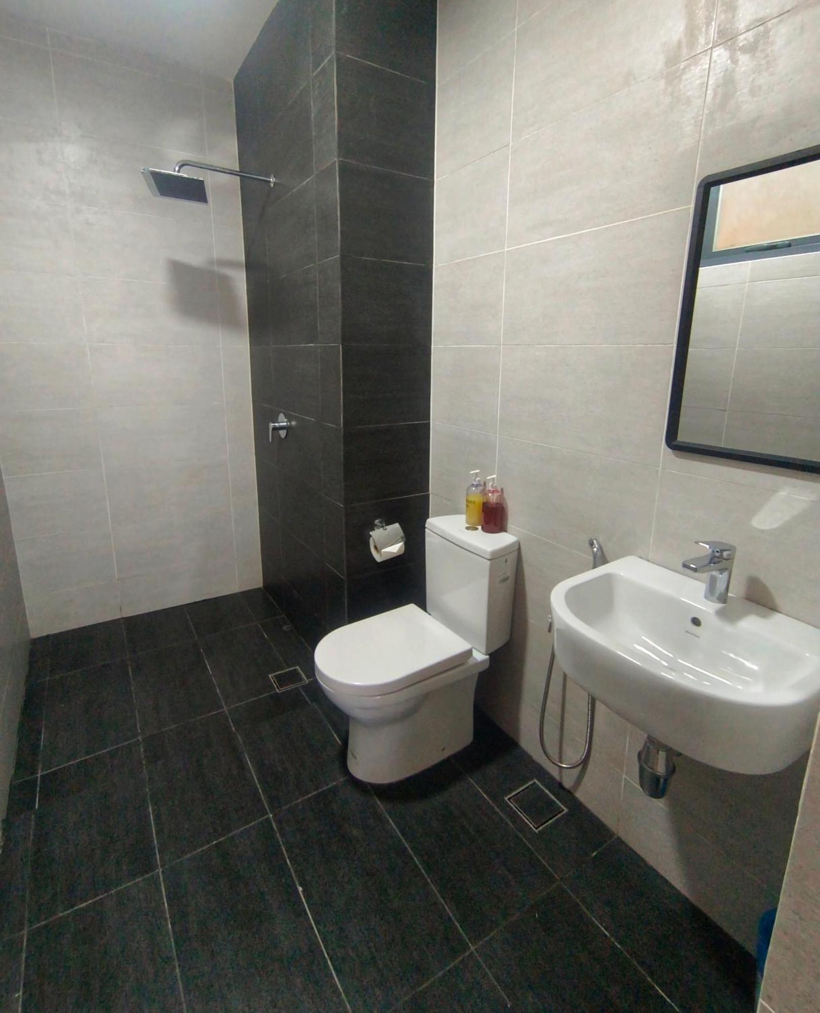 One Bedroom Troika Kota Bharu By Aghome, Modern Design Exterior foto